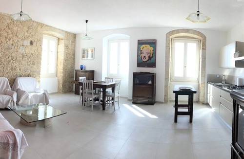 Cuglieri Apartment | Pet-Friendly Getaway with Breakfast and Child Amenities