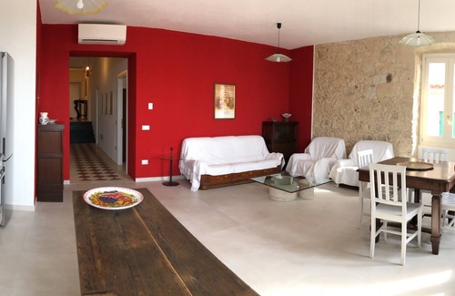 Cuglieri Apartment | Pet-Friendly Getaway with Breakfast and Child Amenities