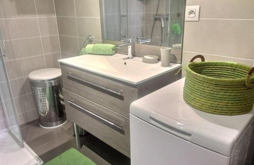 Suresnes Apartment | Cozy Retreat at Red House - Guest Rated 8/10