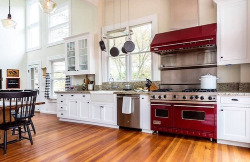 Paso Robles House | Top-Rated Red House Paso - Modern Farmhouse with Ocean Views