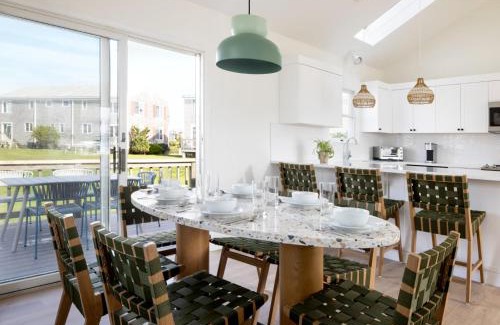 South Yarmouth Resort | Discover Red Jacket Beach Resort with Oceanfront Amenities