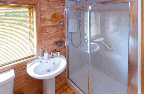 Inverness House | Guest Rated 10/10 Red Kite Cottage - Pet & Child Friendly Getaway