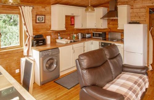 Inverness House | Guest Rated 10/10 Red Kite Cottage - Pet & Child Friendly Getaway