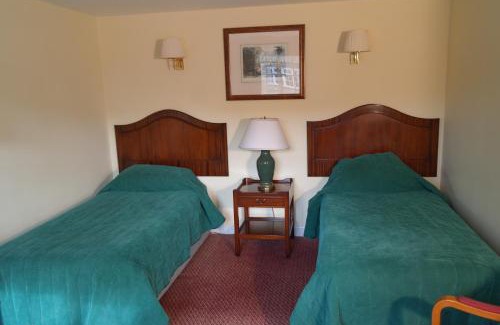 Dunston Hotel | Charming Red Lion Dunston: Guest Rated 8.9, Pet Friendly