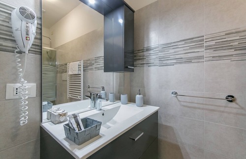 Favaro Veneto House | Comfortable Red Lion Guest House - Eco-Friendly Amenities