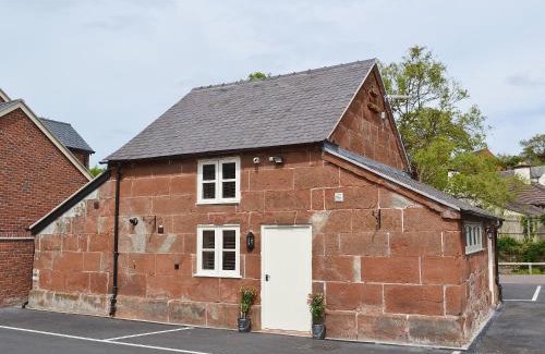 Loppington House | Discover Red Lion Lodge: Pet Friendly with 4-Star Comfort