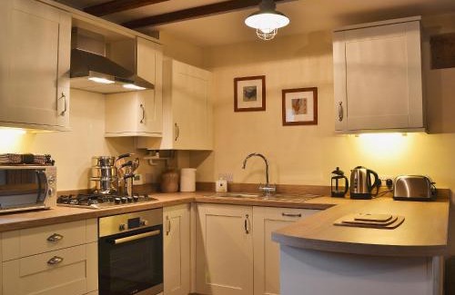 Loppington House | Discover Red Lion Lodge: Pet Friendly with 4-Star Comfort