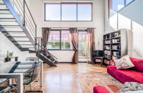 Villapizzone Apartment | RED LOFTY Milano- Loft con parcheggio, comodo per EICMA 2025, Rho Fiera e Politecnico Bovisa