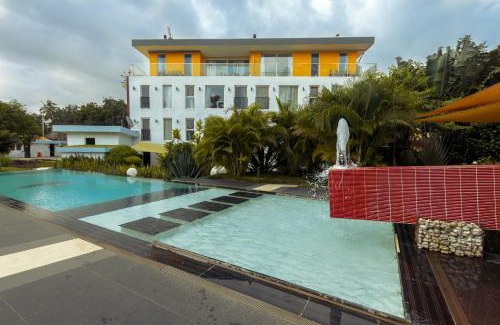 Sekondi-Takoradi Hotel | Relax at Red Mango Hotel & Apartments with Oceanfront Views
