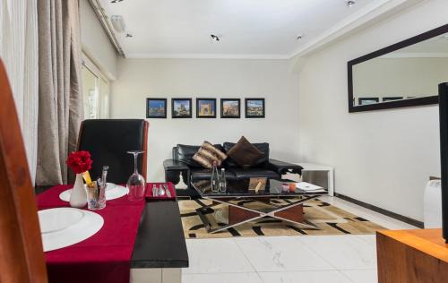 Sekondi-Takoradi Hotel | Relax at Red Mango Hotel & Apartments with Oceanfront Views