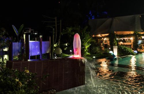 Sekondi-Takoradi Hotel | Relax at Red Mango Hotel & Apartments with Oceanfront Views