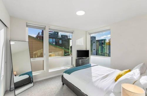 Leschi Apartment | Discover Red Maple Retreat in Leschi - Pet & Child Friendly