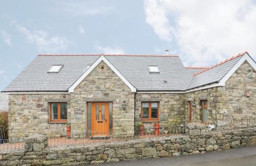 Llandanwg House | Experience Red Ridge: A Top-Rated 4-Star Retreat