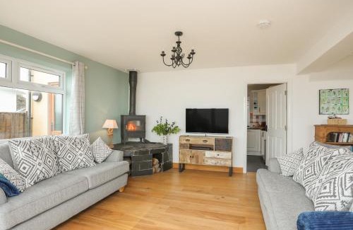 Llandanwg House | Experience Red Ridge: A Top-Rated 4-Star Retreat