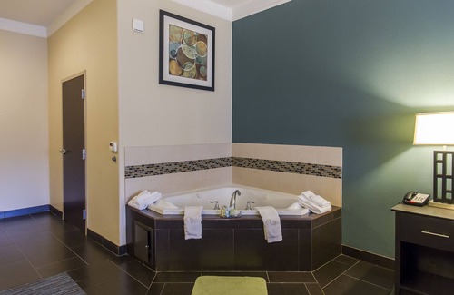 Thackerville Hotel | Comfortable Stays at Red River Inn And Suites with Pool