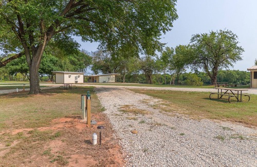Denison House | Family-Friendly Red River RV Lot C with Kitchen Amenities