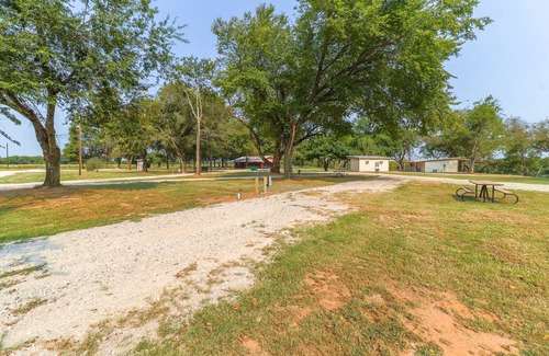 Denison House | Family-Friendly Red River RV Lot C with Kitchen Amenities