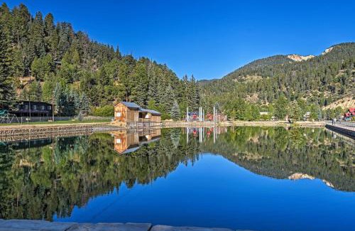 Red River House | Cozy Red River Townhome with Balcony & Mountain Views