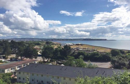 Dawlish Warren Resort | Family-Friendly Getaway at Red Rock Apartments - 9.4 Rated