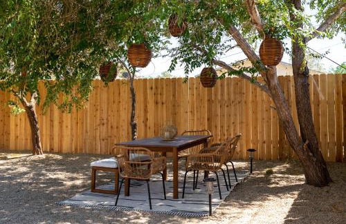 Joshua Tree Villa | Experience Red Rock: Desert Vibes with Game Room Fun