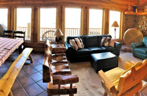 Escalante House | Family-Friendly Red Rock Ranch Log Cabin with Top Reviews