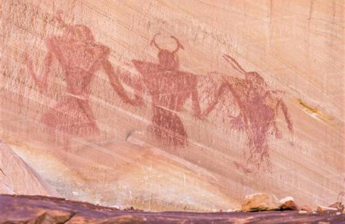Escalante House | Family-Friendly Red Rock Ranch Log Cabin with Top Reviews