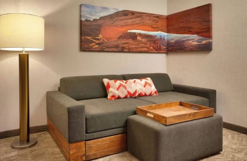 Moab Hotel | Red Rock Retreat with Pool - Quick Drive to Arches and Canyonlands - 4 Units