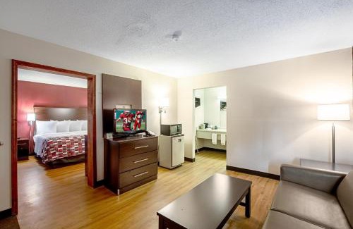 Battle Creek Hotel | Pet-Friendly Suites at Red Roof Inn Battle Creek