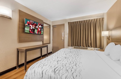 Bourbonnais Hotel | Comfortable Stay at Red Roof Inn Bourbonnais with Breakfast