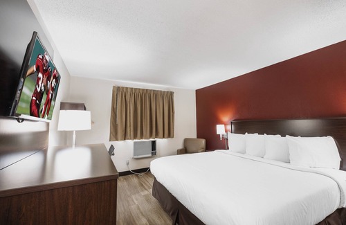 Bristol Hotel | Comfortable Stay at Red Roof Inn Bristol with Free Breakfast