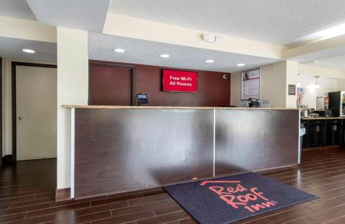 Charlottesville Hotel | Pet-Friendly Retreat at Red Roof Inn Charlottesville