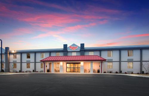 Bermuda Hotel | Pet-Friendly Stays at Red Roof Inn Chester Await You