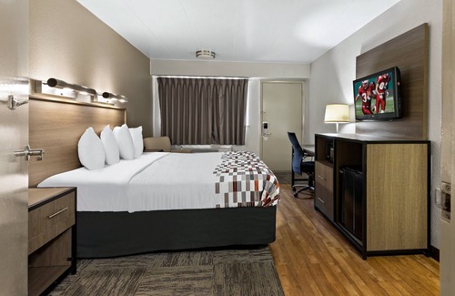 Independence Hotel | Guest Rated Red Roof Inn Cleveland - Independence Awaits