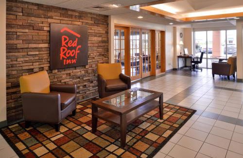 Clyde Hotel | Comfortable Stays at Red Roof Inn Clyde with Pool & Pets Welcome