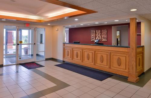 Clyde Hotel | Comfortable Stays at Red Roof Inn Clyde with Pool & Pets Welcome