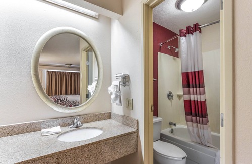 Columbia Hotel | Budget-Friendly Stay at Red Roof Inn Columbia, MO with Breakfast