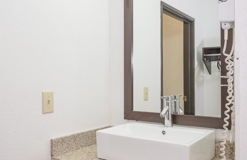 Hebron Hotel | Budget-Friendly Stay at Red Roof Inn Columbus - Hebron