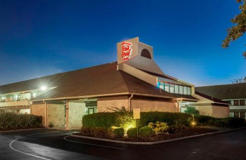 Westerville Hotel | Cozy Red Roof Inn Columbus Northeast - Pet Friendly & More