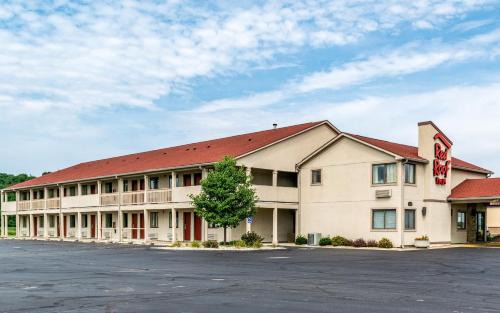 Columbus Hotel | Budget-Friendly Stay at Red Roof Inn Columbus - Taylorsville