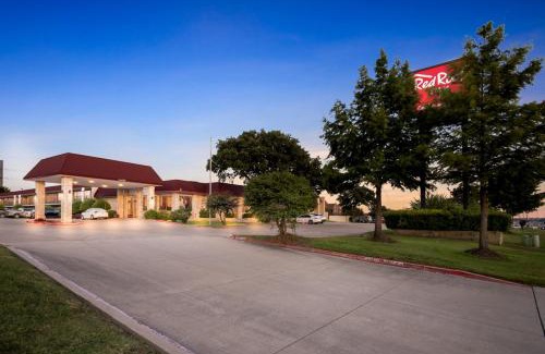 McKinney Hotel | Pet-Friendly Retreat at Red Roof Inn & Conference Center