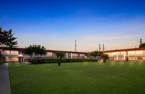 McKinney Hotel | Pet-Friendly Retreat at Red Roof Inn & Conference Center