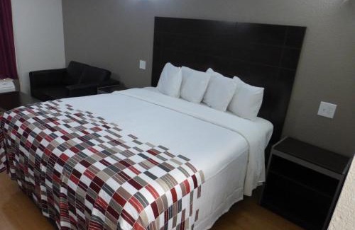 Central City Hotel | Pet-Friendly Getaway at Red Roof Inn Corpus Christi North