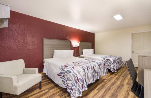Crestview Hotel | Pet-Friendly Retreat at Red Roof Inn Crestview