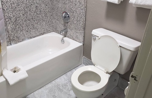 Cullman Hotel | Eco-Friendly Stay at Red Roof Inn Cullman with Breakfast