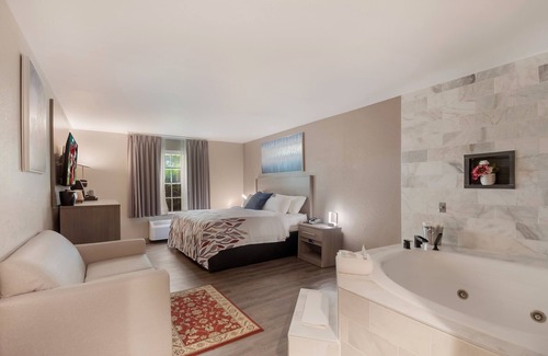 Dahlgren Hotel | Cozy Red Roof Inn Dahlgren Near Naval Base with Pool & Spa