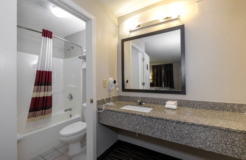 De Funiak Springs Hotel | Experience Comfort at Red Roof Inn Defuniak Springs