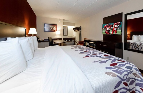 Troy Hotel | Budget-Friendly Stay at Red Roof Inn Detroit - Troy