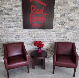 Florence Hotel | Comfortable Stay at Red Roof Inn Florence, SC with Pool