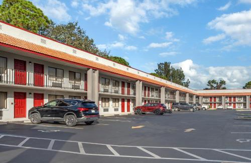 Fort Pierce Hotel | Convenient Red Roof Inn Ft Pierce with Pet-Friendly Amenities