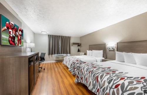 Cloverdale Hotel | Comfortable Stay at Red Roof Inn Greencastle South